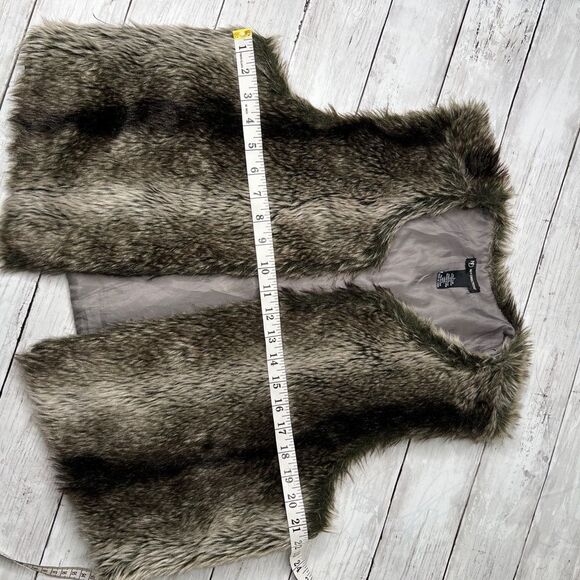 New Directions faux fur vest in browns and grays L - Picture 4 of 6